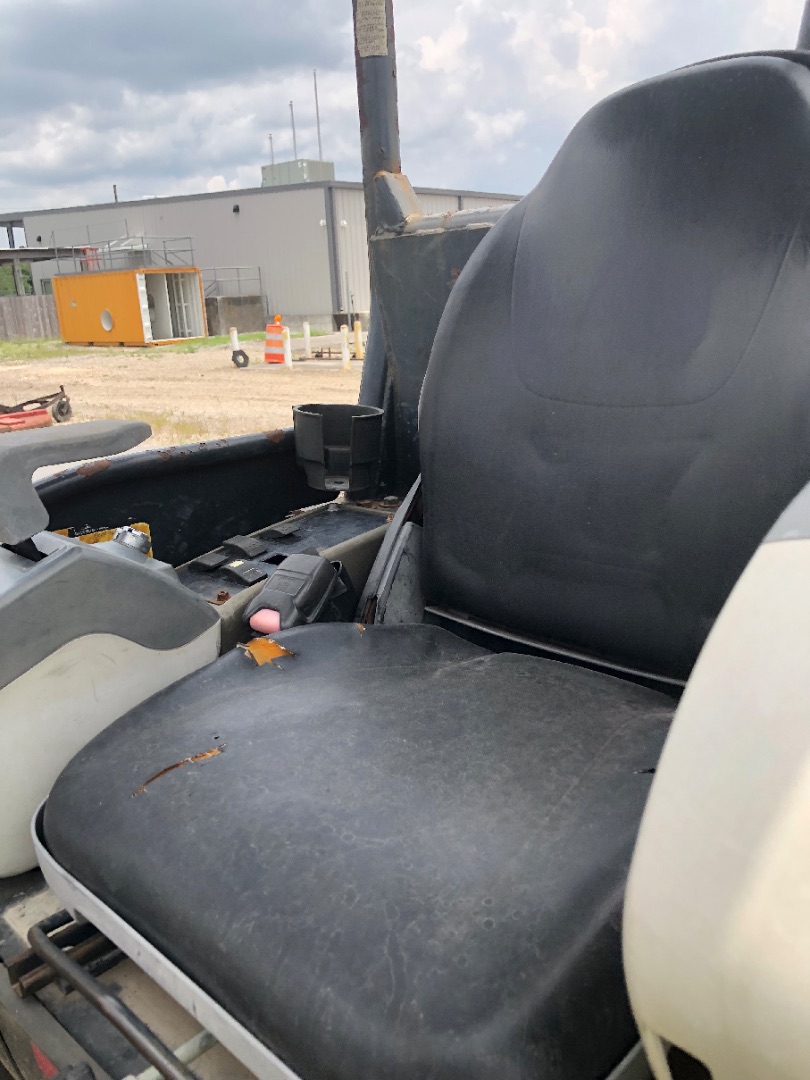 2012 DEERE 50D - Image 5